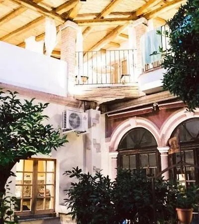 לינה וארוחת בוקר Stentadi 3*